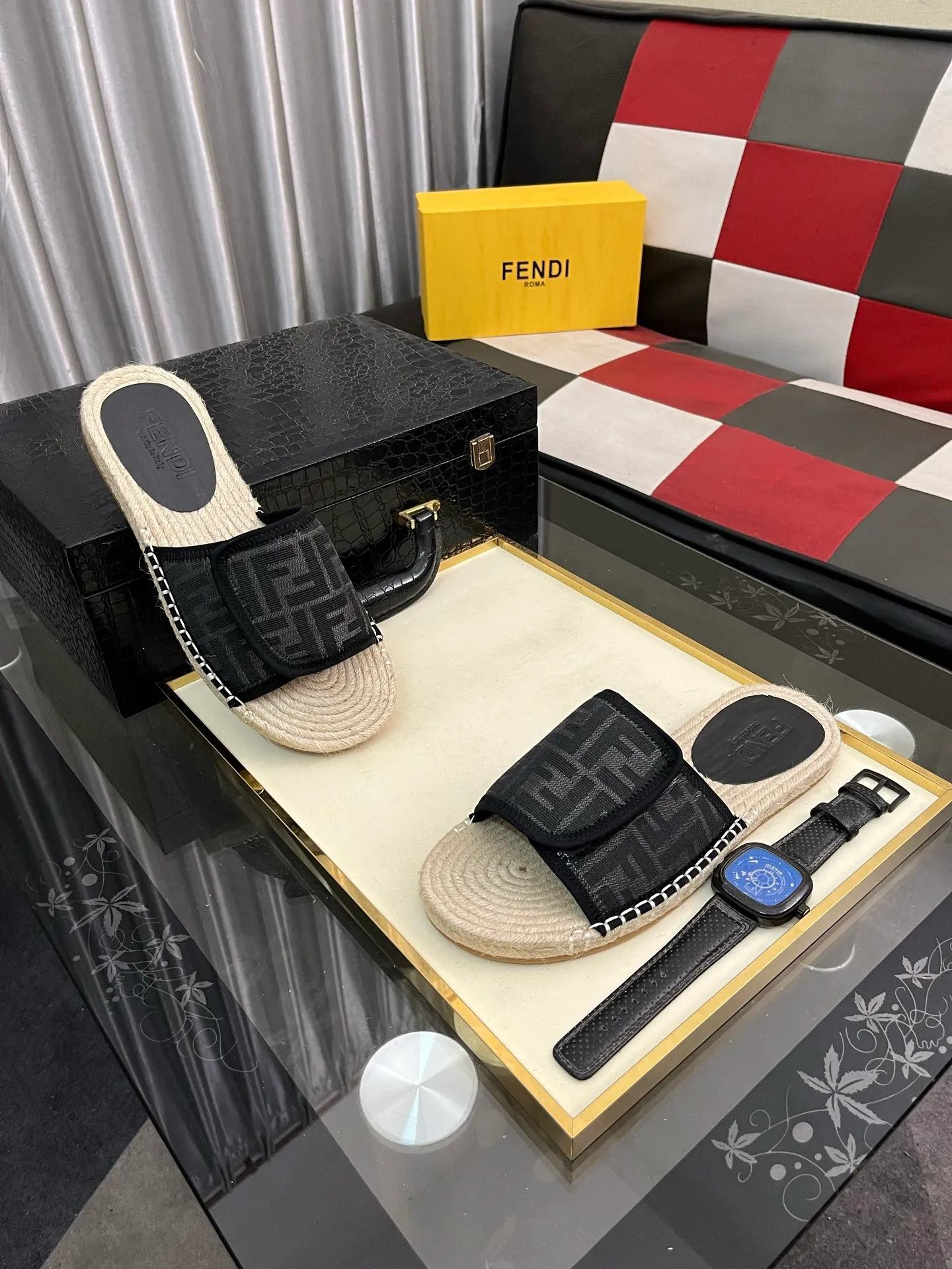 Men's shoes💰320⌚️⌚️[FENDI~Fendi slippers] High-end men's shoes brand official website 1:1 latest masterpiece: original mold customization, fabrics made of imported original materials, upgraded outsole, lighter, top quality in the market, simple and tasteful, a must-have for fashionistas, fashion is at your feet, full of confidence, the same style at the counter👍The season of summer slippers is here. Yardage: 38-44. Can be customized45.46.47